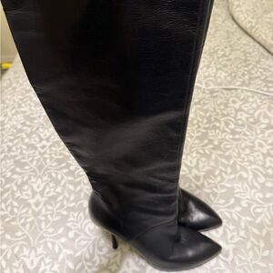 Women’s Black Leather Knee-High Pointed-Toe Stiletto Boots